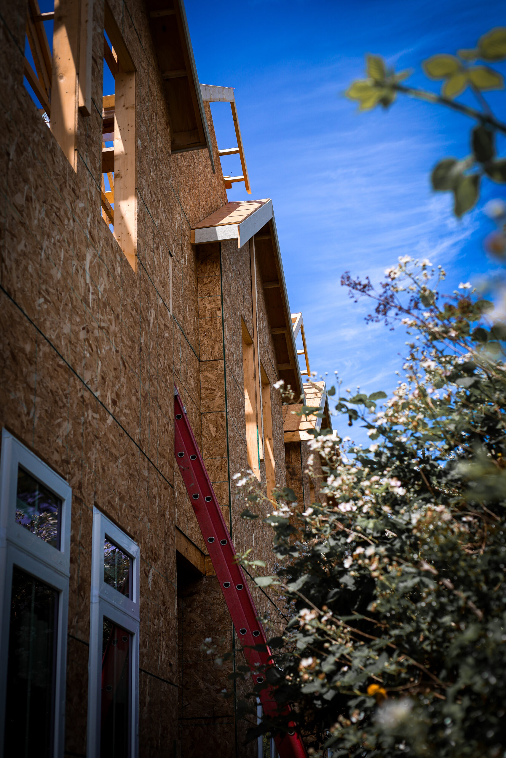 525 Paradise project under construction by Rolling Tides Construction